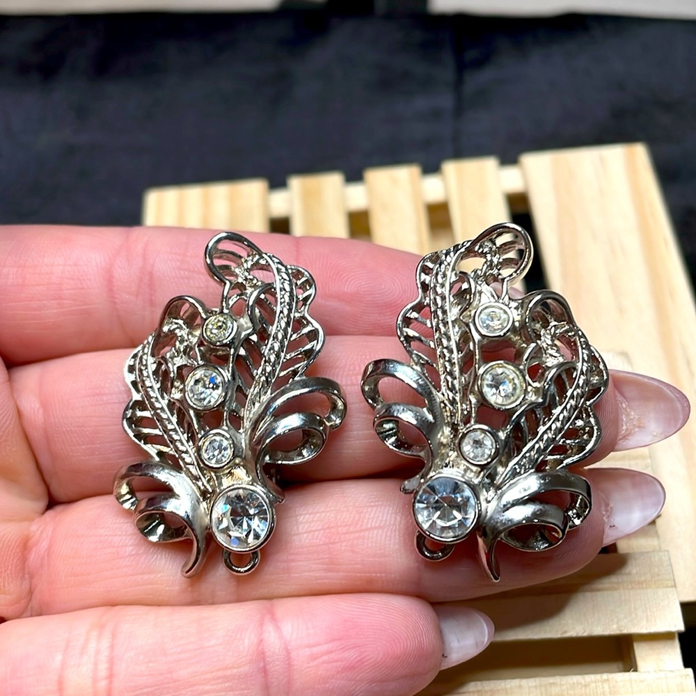 Vintage Signed Jose Barrera for Avon Rhinestone Clip On Earrings
